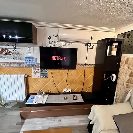 In One Ground Floor With Terrace Next To Sea Lägenhet