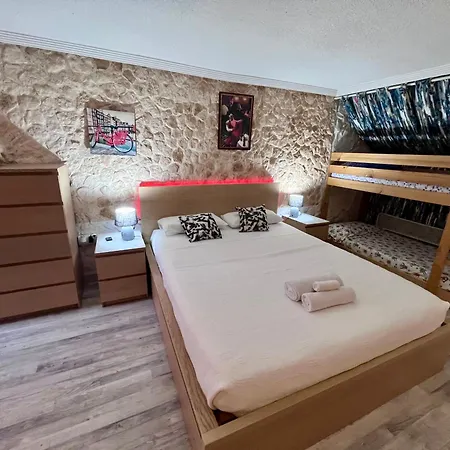 In One Ground Floor With Terrace Next To Sea Lejlighed